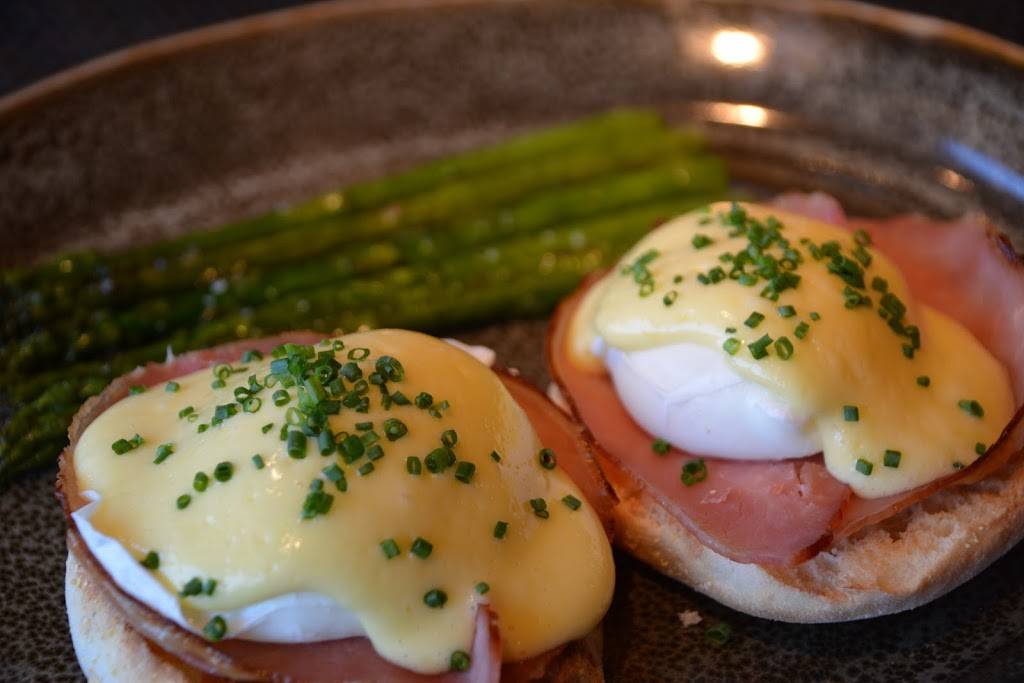 The Pony Room | restaurant | 5921 Valencia Cir, Rancho Santa Fe, CA 92067, USA | 8587596246 OR +1 858-759-6246