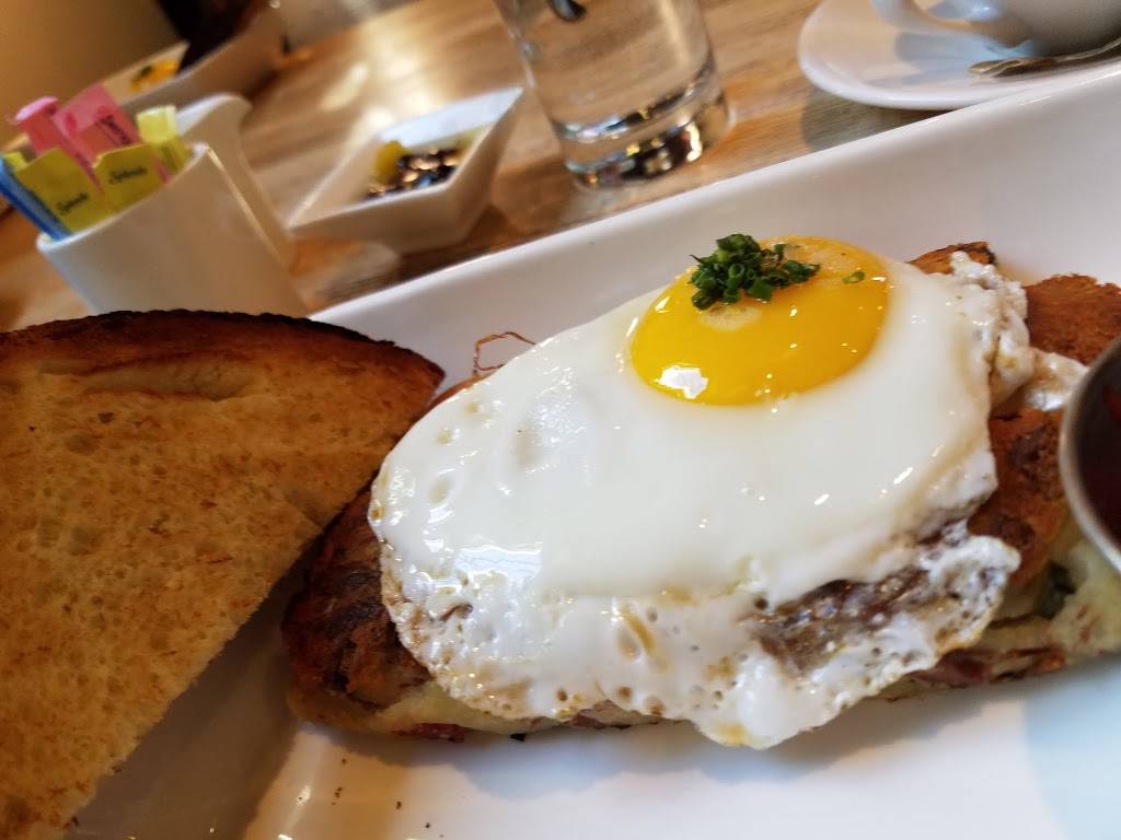 South End | restaurant | 36 Pine St, New Canaan, CT 06840, USA | 2039665200 OR +1 203-966-5200