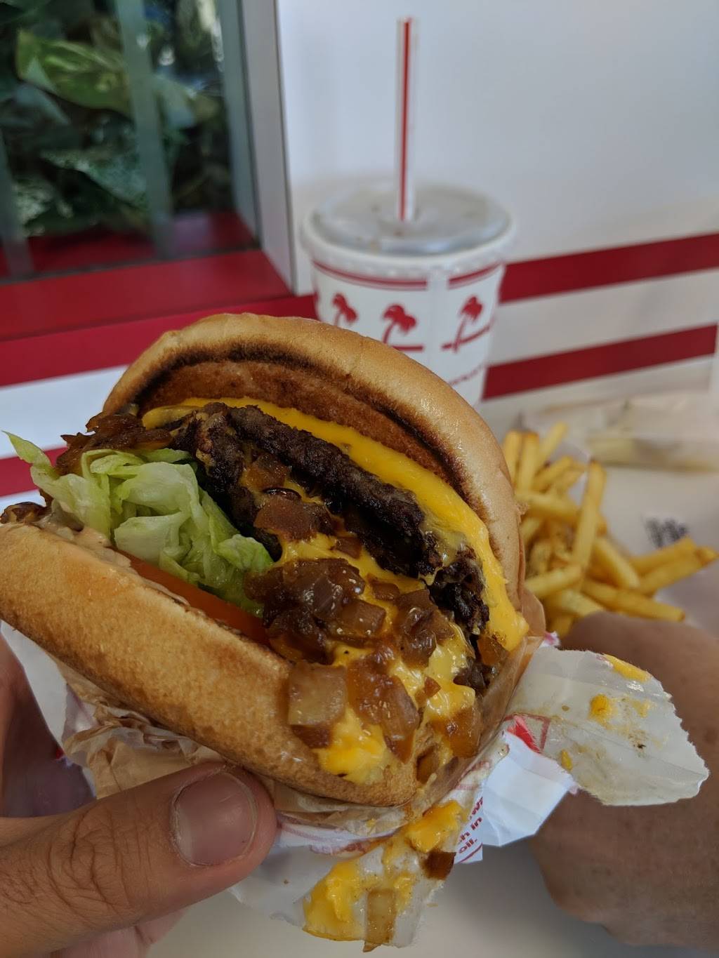 In-N-Out Burger | restaurant | 5646 E La Palma Ave, Anaheim, CA 92807, USA | 8007861000 OR +1 800-786-1000