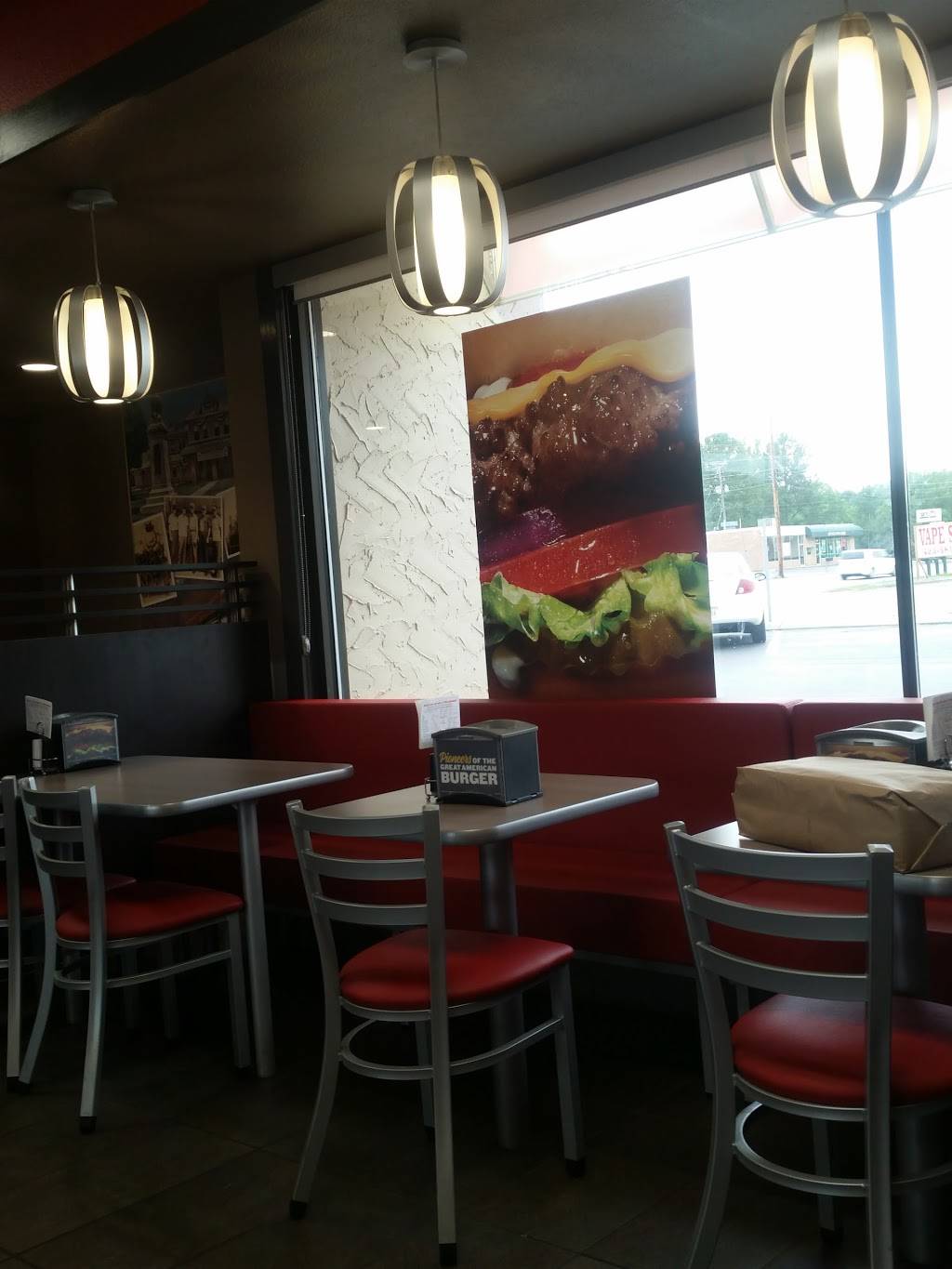 Hardees | restaurant | 859 US-411, Etowah, TN 37331, USA | 4232631979 OR +1 423-263-1979