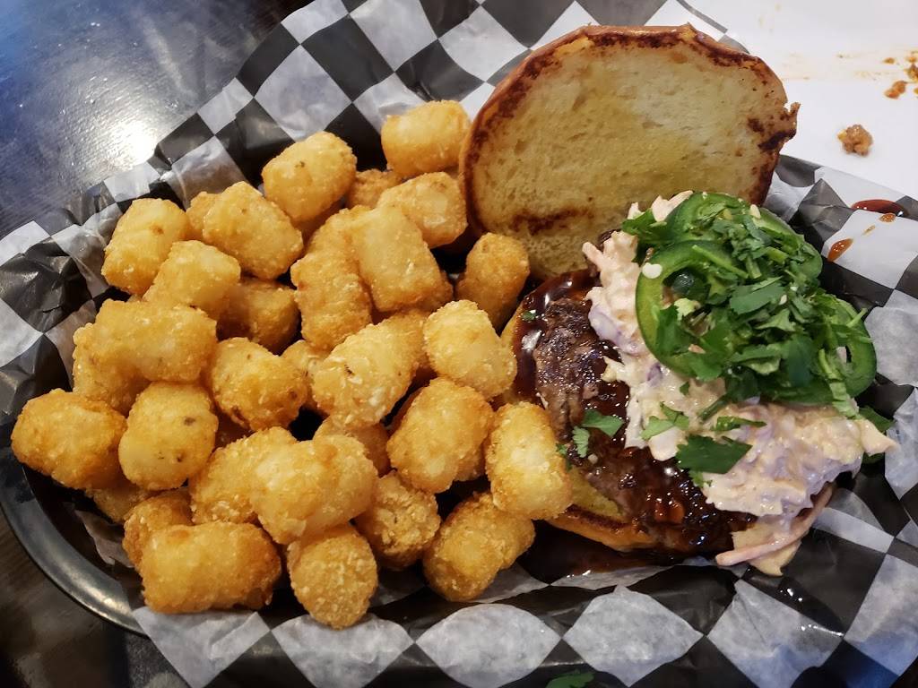 Peppers and Fries | restaurant | 3900 E Lake St, Minneapolis, MN 55406, USA | 6123536730 OR +1 612-353-6730