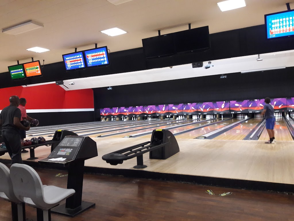 AMF Woodlawn Lanes | restaurant | 6410 Security Blvd, Baltimore, MD 21207, USA | 4109446000 OR +1 410-944-6000