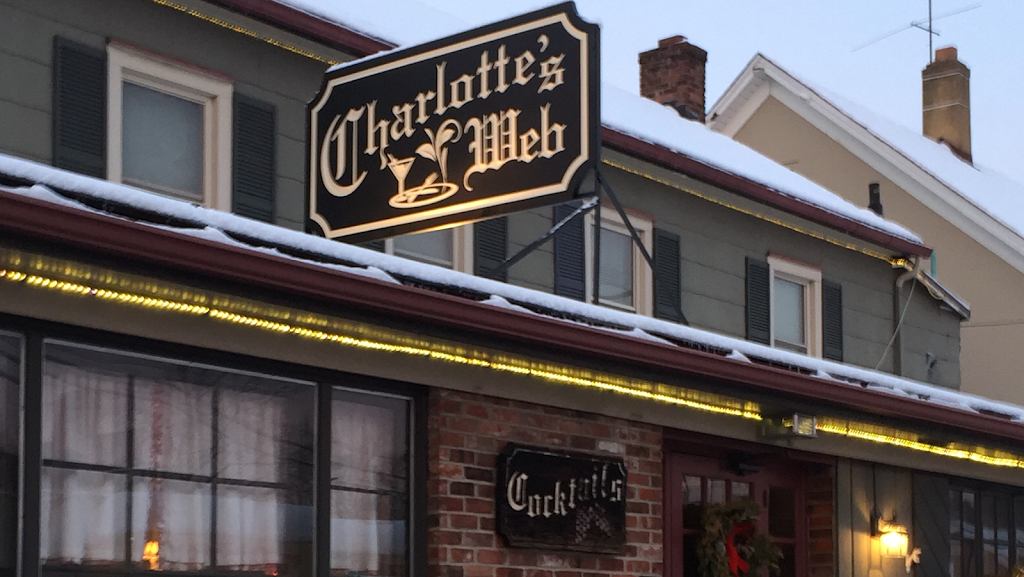 Charlottes Web | restaurant | 39 W Clinton St, Dover, NJ 07801, USA | 9733289387 OR +1 973-328-9387
