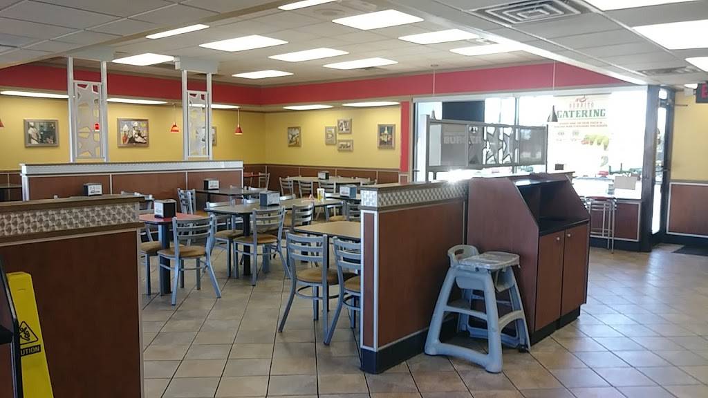 Hardees | restaurant | 1500 Mayport Rd, Atlantic Beach, FL 32233, USA | 9042460971 OR +1 904-246-0971
