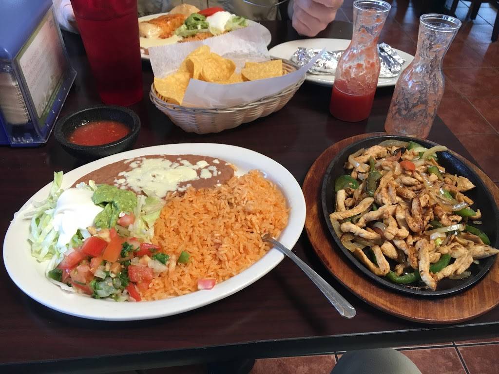 El Nopal | restaurant | 1610 Kentucky Mills Dr, Louisville, KY 40299, USA | 5022618099 OR +1 502-261-8099