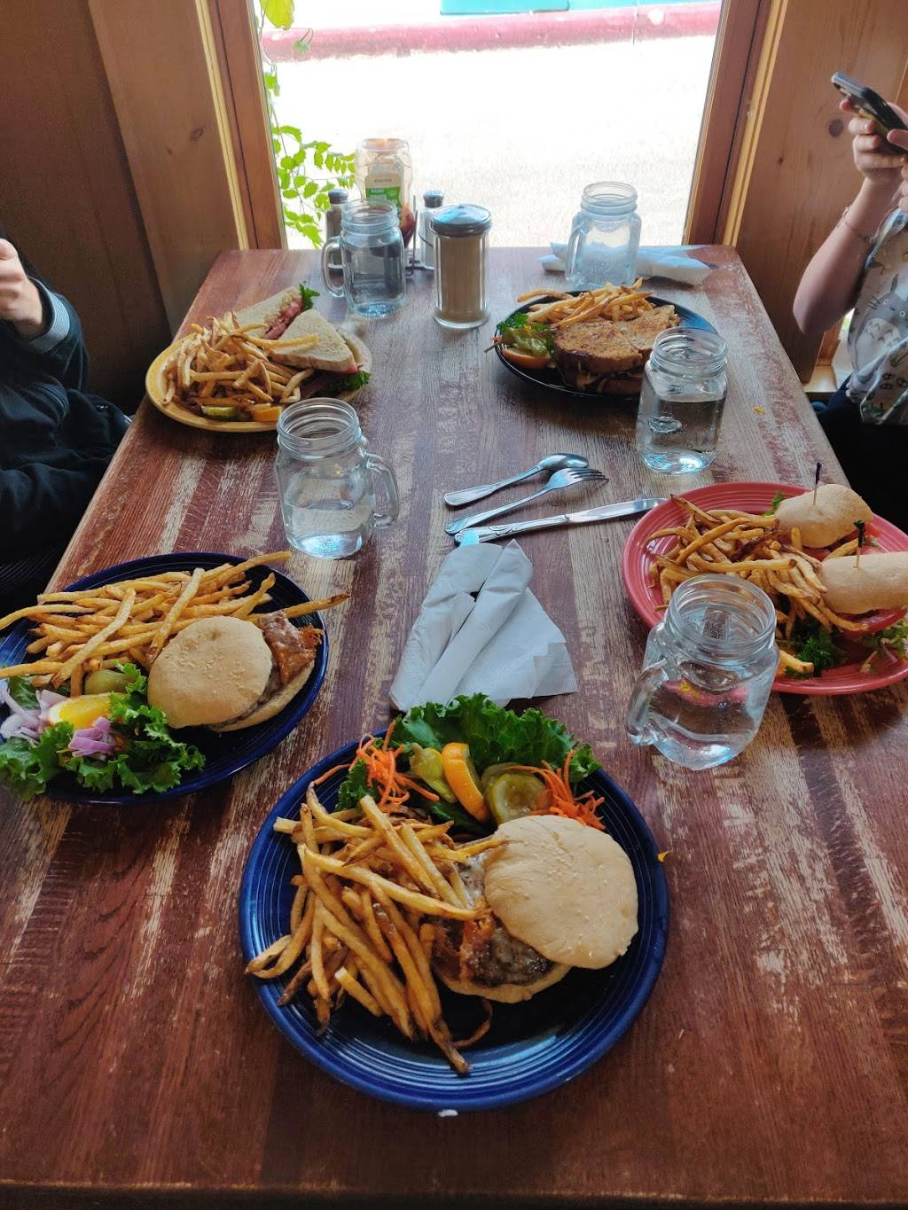 Ikes Quarter Cafe | restaurant | 401 Commercial St, Nevada City, CA 95959, USA | 5302656138 OR +1 530-265-6138