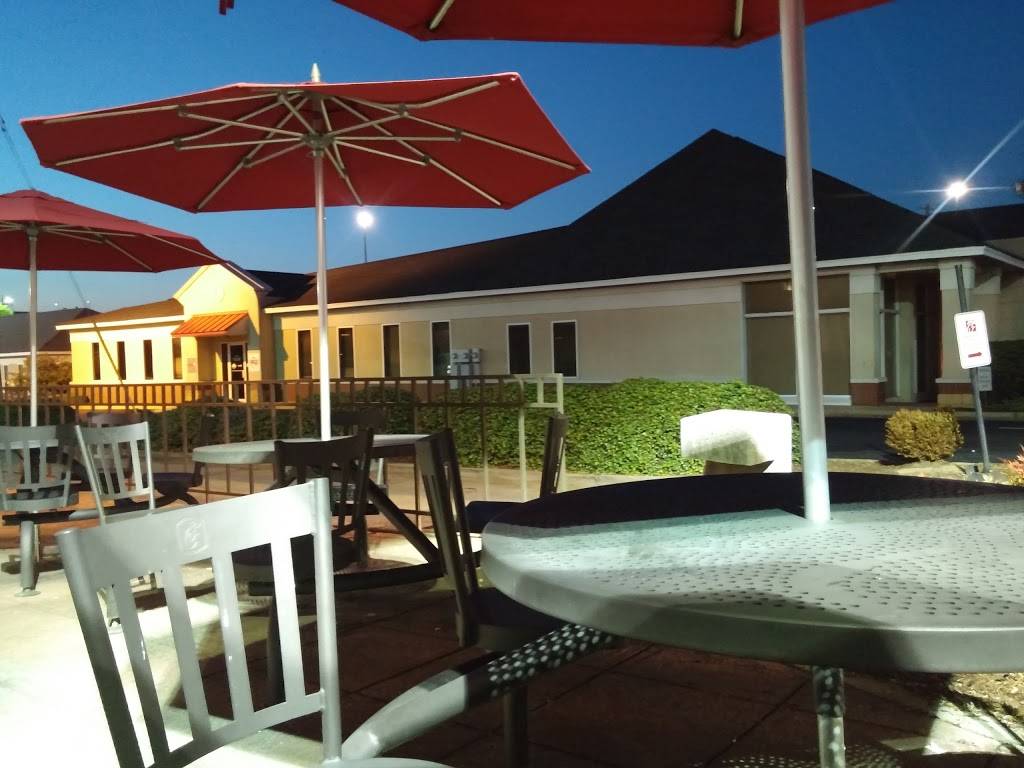 Chick-fil-A | restaurant | 2014 McFarland Blvd E, Tuscaloosa, AL 35404, USA | 2057529999 OR +1 205-752-9999