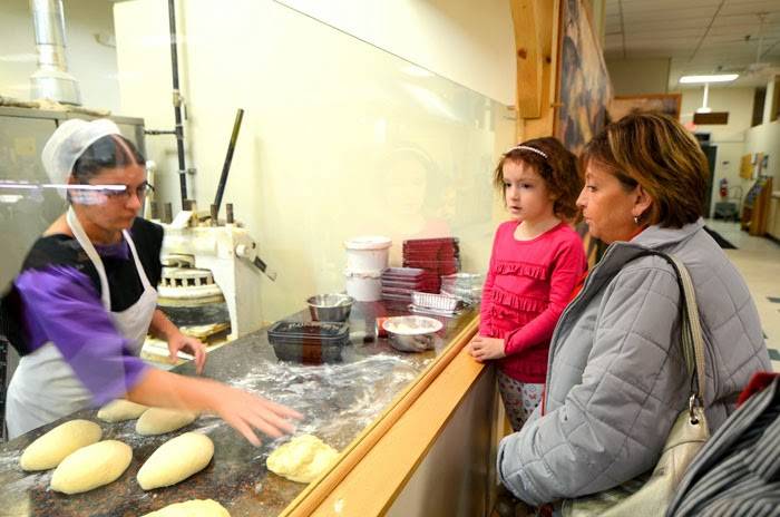 Pennsylvania Dutch Market | bakery | 1583 Potomac Ave, Hagerstown, MD 21742, USA | 2404208555 OR +1 240-420-8555