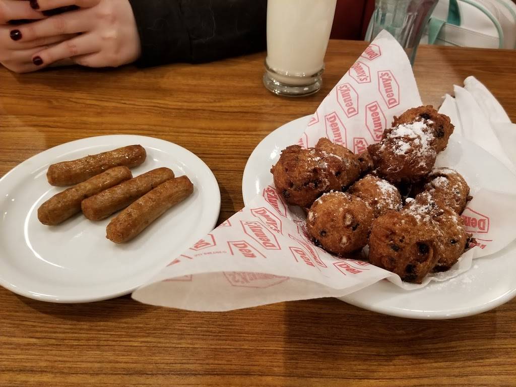 Dennys | restaurant | 878 Munson Ave, Traverse City, MI 49686, USA | 2314213801 OR +1 231-421-3801