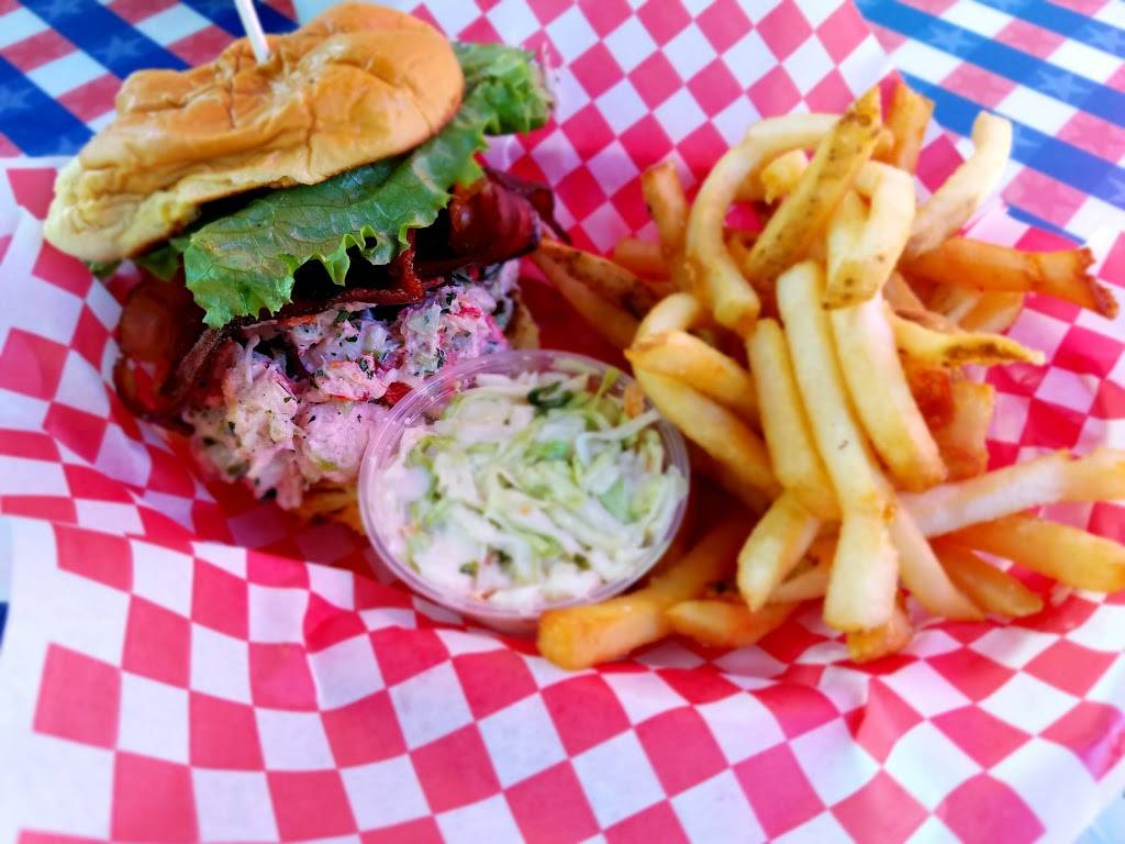 Bostwicks Chowder House | restaurant | 277 Pantigo Rd, East Hampton, NY 11937, USA | 6313241111 OR +1 631-324-1111