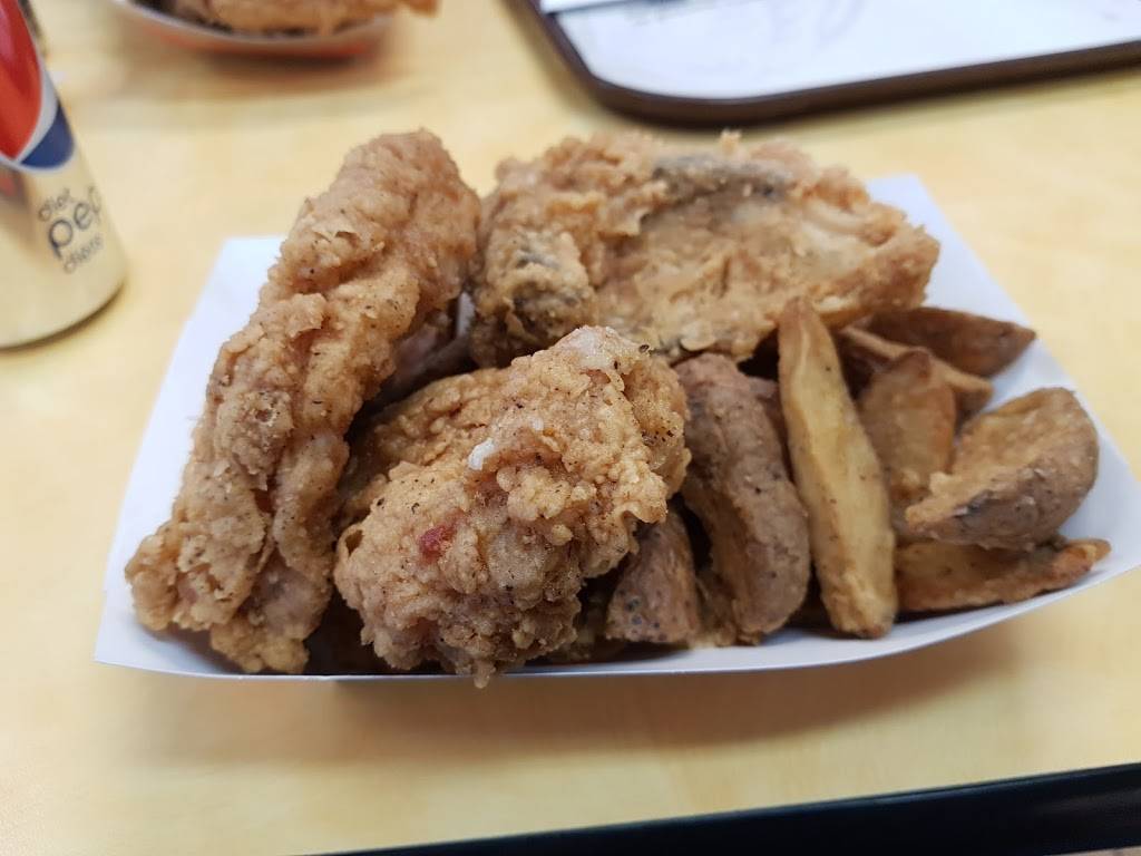 Mary Browns Chicken & Taters | restaurant | Canada Trust Plaza, 170 Silvercreek Pkwy N, Guelph, ON N1H 7P7, Canada | 5198370744 OR +1 519-837-0744