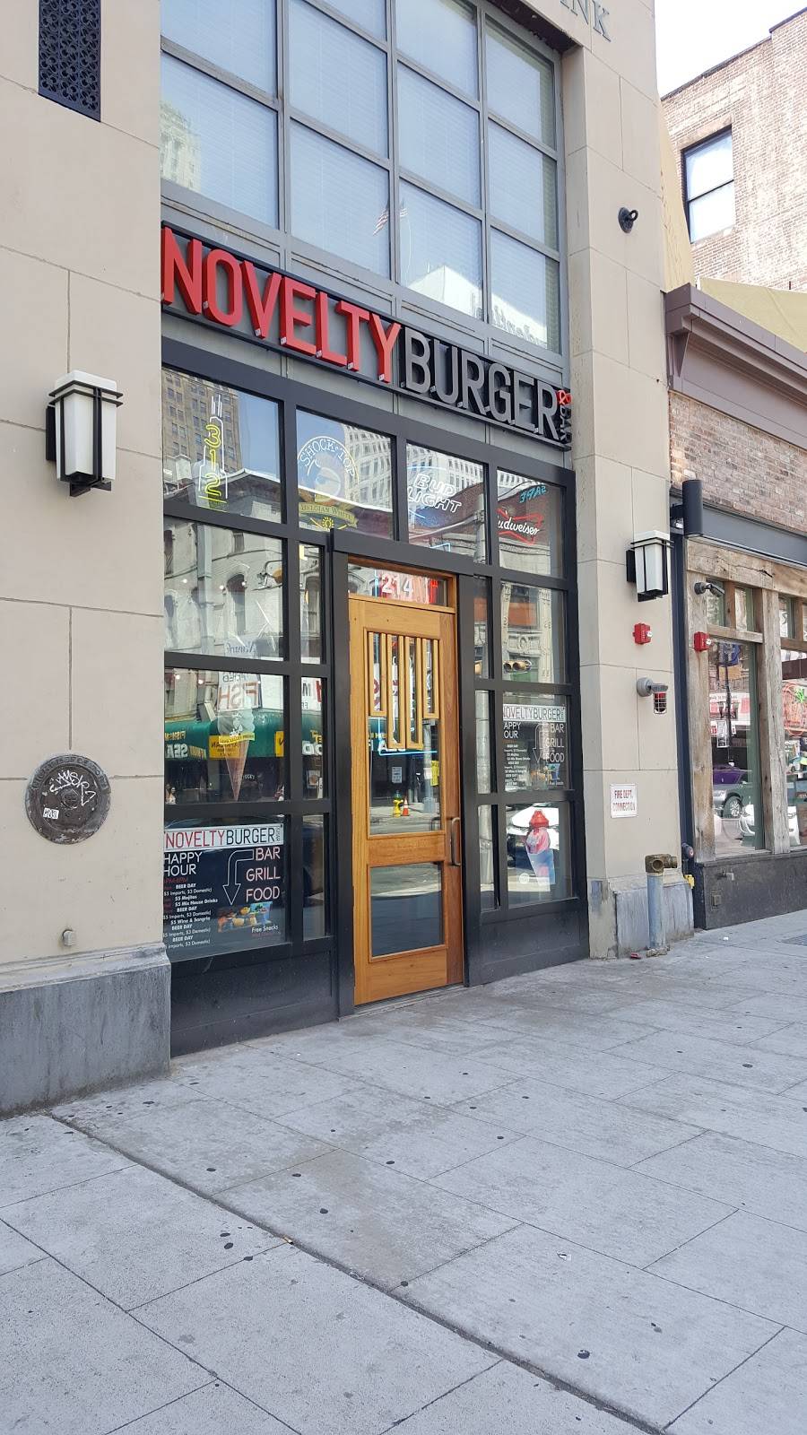 Novelty Burger & Bar | restaurant | 214 Market St, Newark, NJ 07102, USA | 9734335000 OR +1 973-433-5000