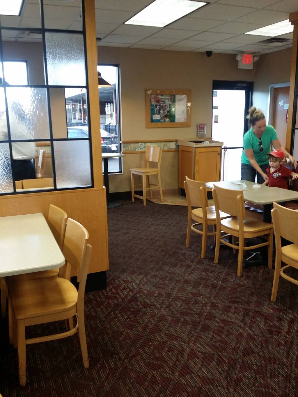 Wendys | restaurant | 11110 S Cicero Ave, Alsip, IL 60803, USA | 7084253390 OR +1 708-425-3390
