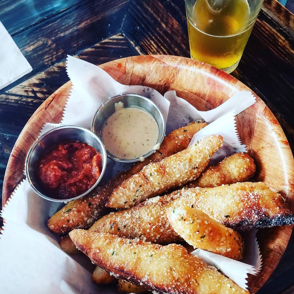 LowBrow Pizza & Beer | restaurant | 3148 Tamiami Trail E, Naples, FL 34112, USA | 2395296919 OR +1 239-529-6919