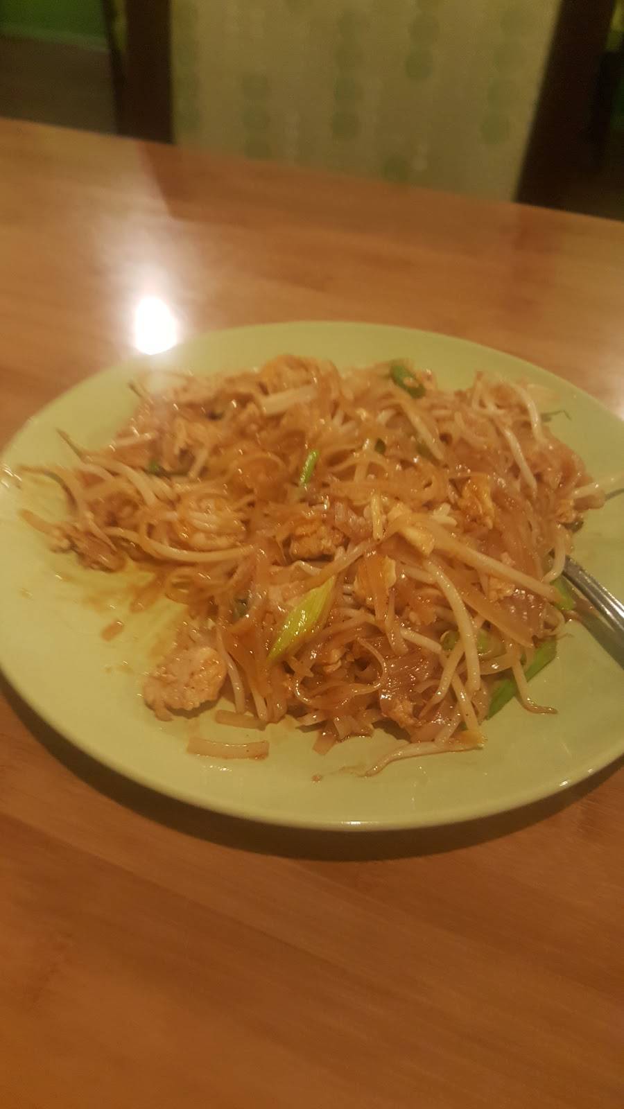 Coconut Thai Cuisine | restaurant | 18594 Ventura Blvd, Tarzana, CA 91356, USA | 8189389448 OR +1 818-938-9448