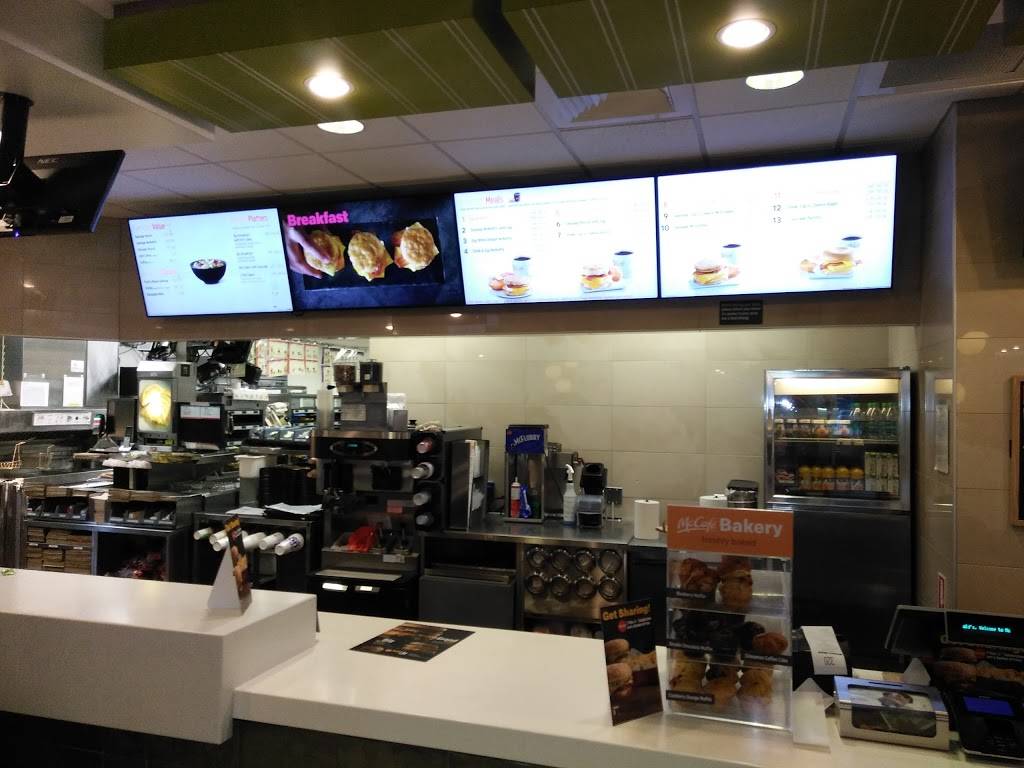 McDonalds | cafe | 250 Highland Ave, Seekonk, MA 02771, USA | 5083363430 OR +1 508-336-3430