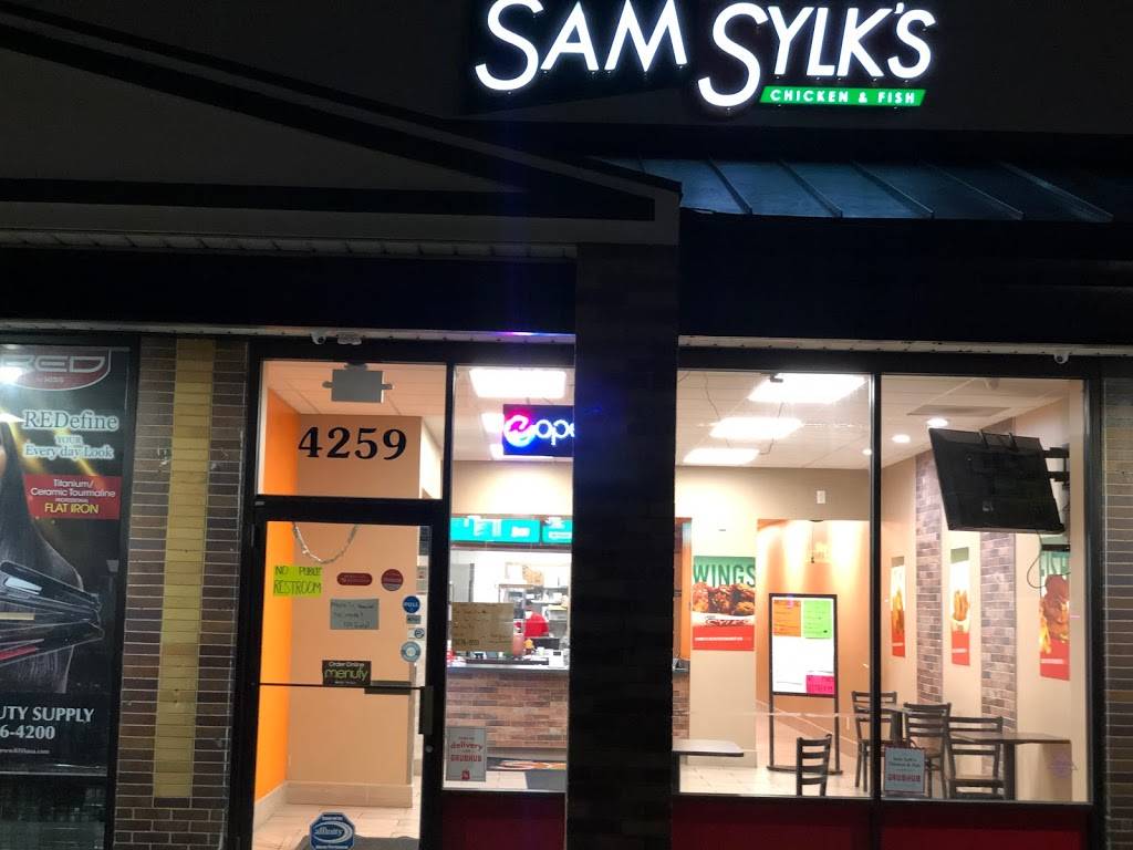 Sam Sylks Chicken And Fish | restaurant | 4259 Fulton Rd, Cleveland, OH 44144, USA | 2167168003 OR +1 216-716-8003