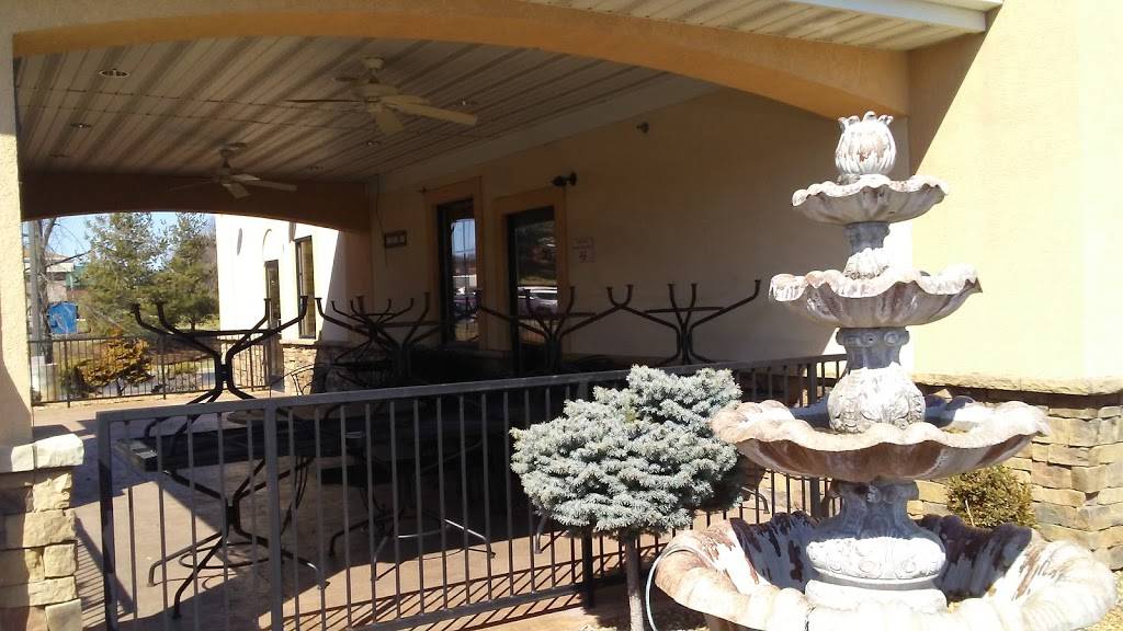 El Tapatio of Farmington | restaurant | 605 Walton Dr, Farmington, MO 63640, USA | 5737567577 OR +1 573-756-7577