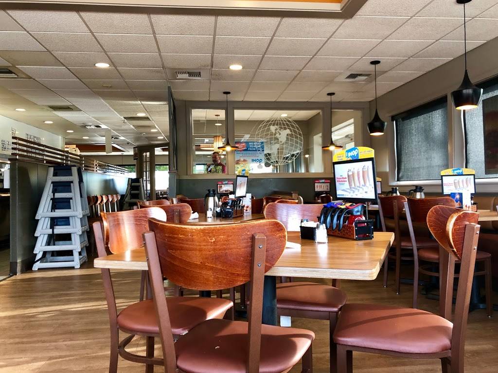 IHOP | restaurant | 51 Conley Rd, Columbia, MO 65201, USA | 5734429242 OR +1 573-442-9242
