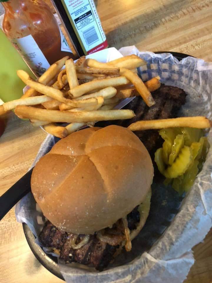 The Old Grog | restaurant | 546 Broad St, Menasha, WI 54952, USA | 9202156525 OR +1 920-215-6525