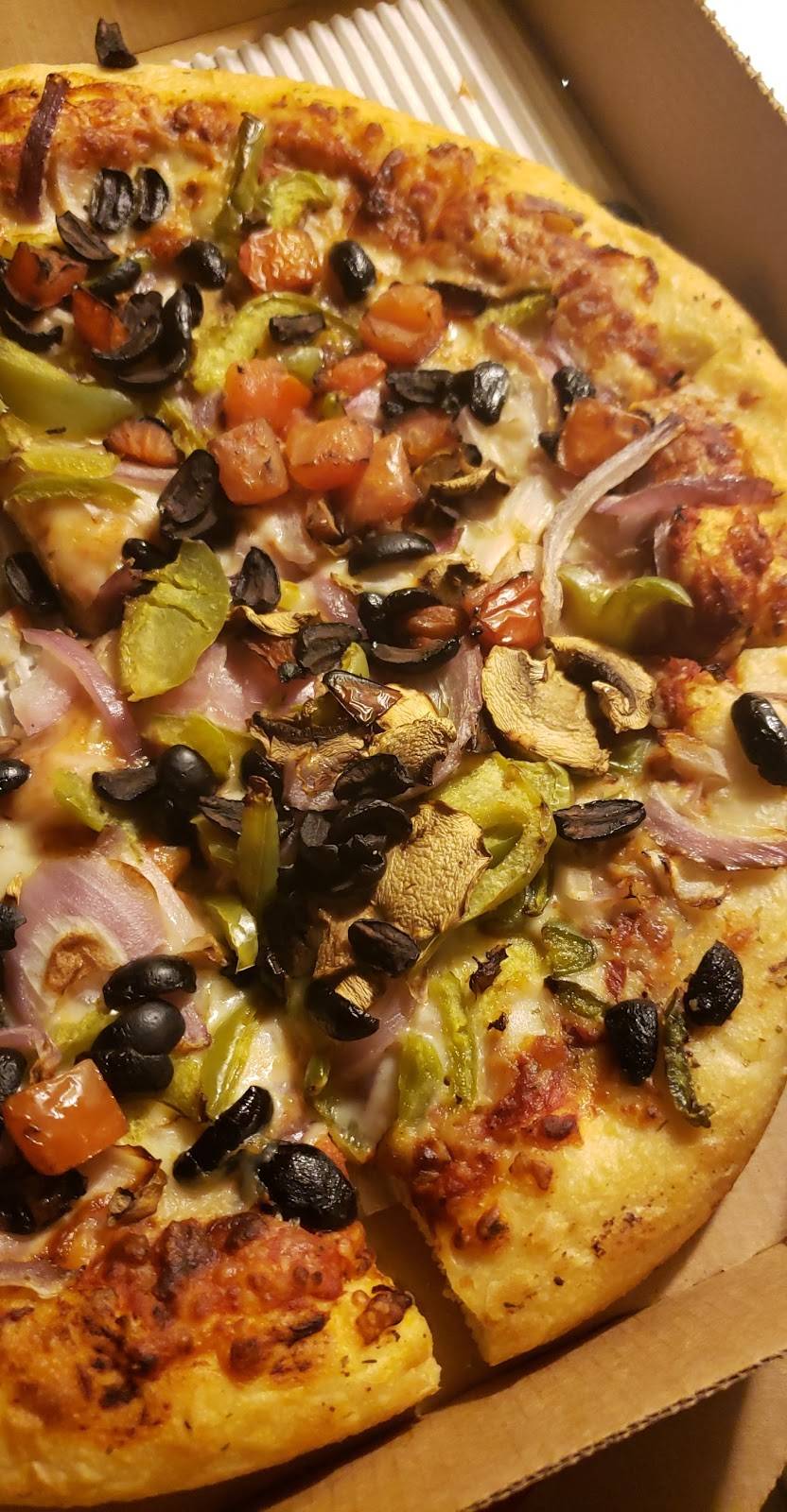 Pizza Hut | meal delivery | 17517 E US Hwy 24, Independence, MO 64056, USA | 8162577629 OR +1 816-257-7629