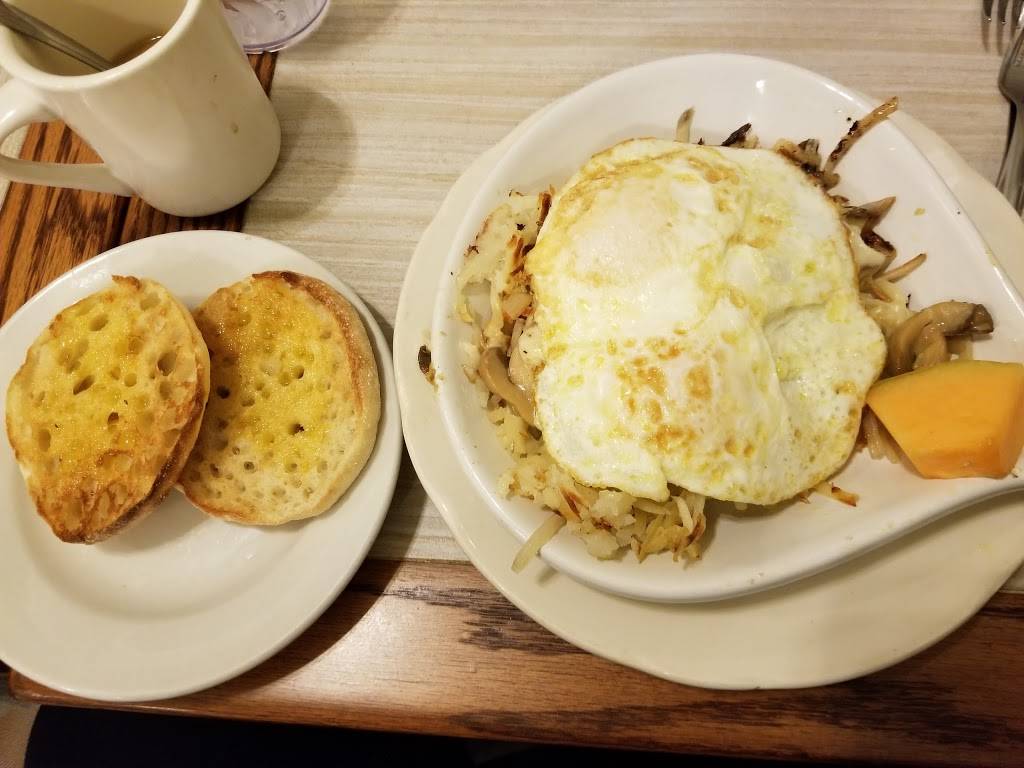 Joe & Tammys Family Restaurant | restaurant | 69 N Ayer St, Harvard, IL 60033, USA | 8159432002 OR +1 815-943-2002