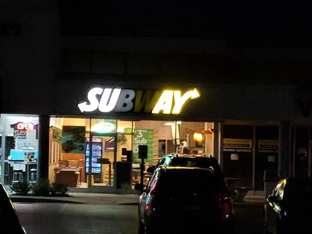 Subway Restaurants | restaurant | 1724 E Kensington Rd, Mt Prospect, IL 60056, USA | 8478272244 OR +1 847-827-2244