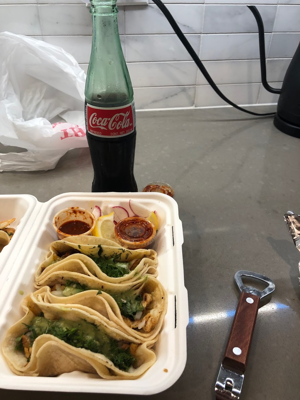 Tacos y quesadillas Mexico | restaurant | 924 9th Ave, New York, NY 10019, USA | 9173284924 OR +1 917-328-4924