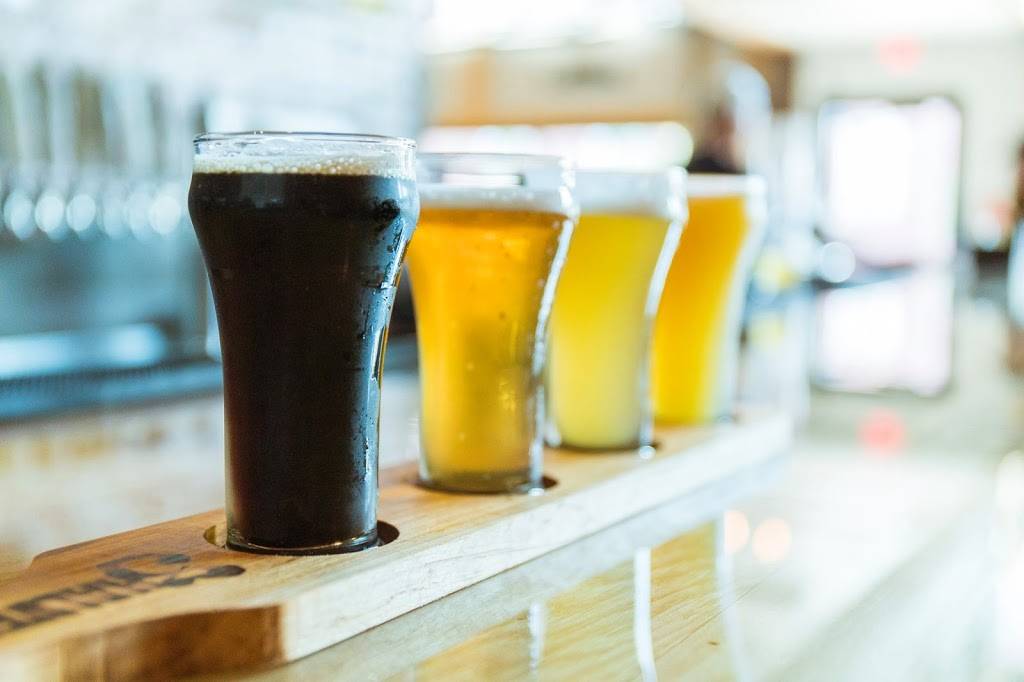 3Halves Brewing Co. | restaurant | 110 E Kansas St, Liberty, MO 64068, USA | 8164296886 OR +1 816-429-6886