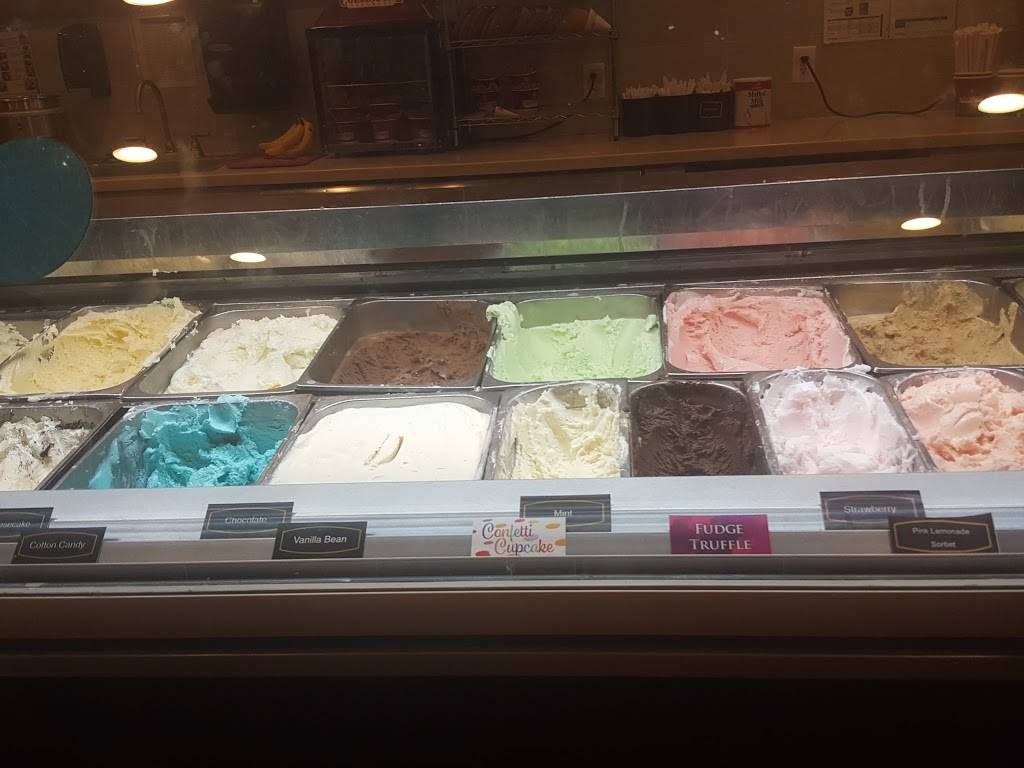 Cold Stone Creamery | bakery | 7971 N Blackstone Ave, Fresno, CA 93720, USA | 5594498155 OR +1 559-449-8155
