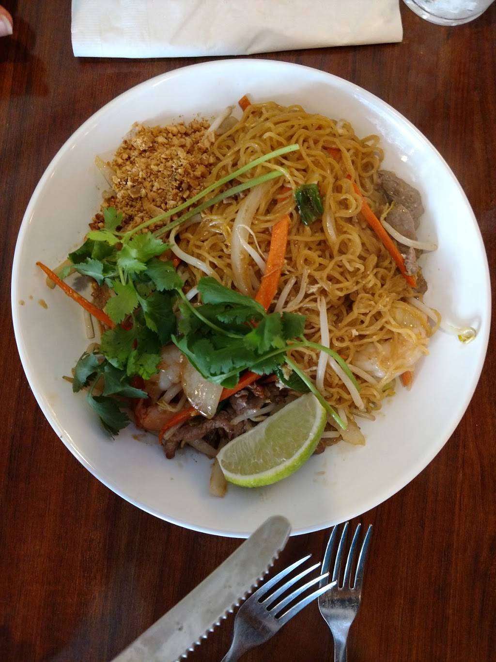 Saigon Bistro | restaurant | 1554 Town Center Dr W, Lakeland, FL 33803, USA | 8636866560 OR +1 863-686-6560