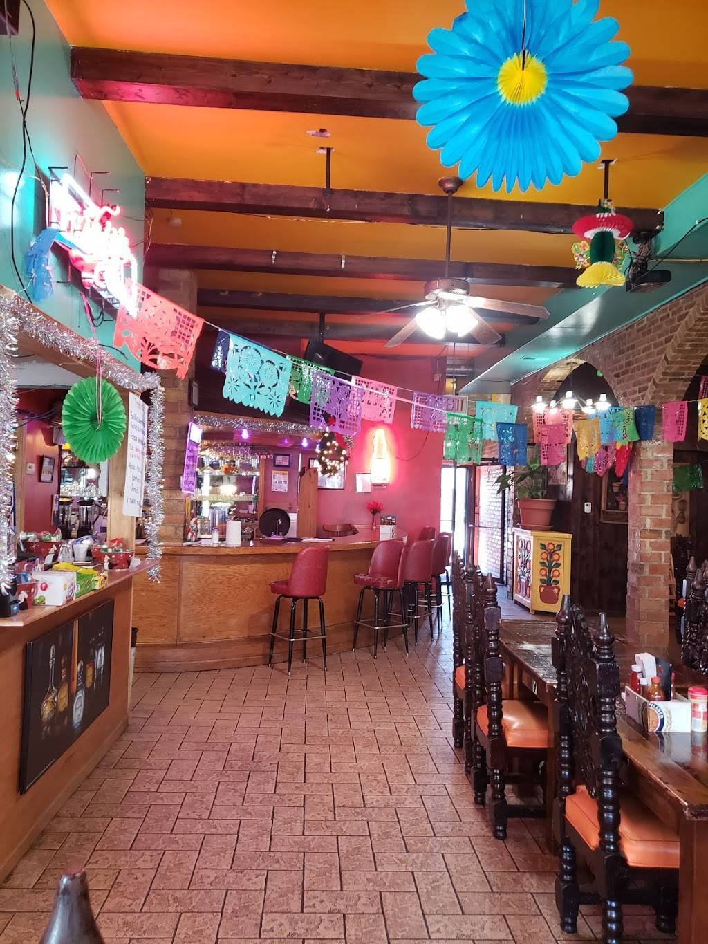 Langostinos Bar & Grill | restaurant | 3036 S Laramie Ave, Cicero, IL 60804, USA | 7087807180 OR +1 708-780-7180