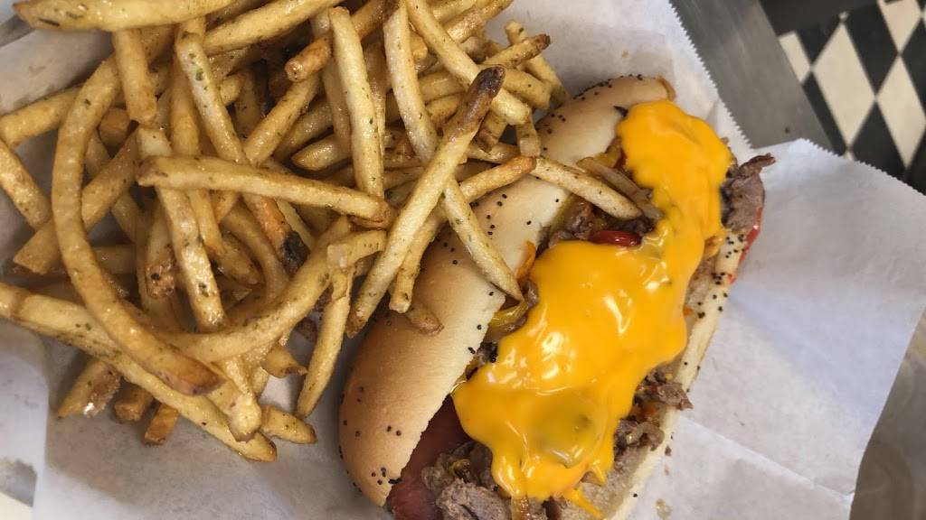 Worldly Wieners Wings and Things / Seven Sisters Tap Room | restaurant | 400 E State St, Black Mountain, NC 28711, USA | 8283578002 OR +1 828-357-8002