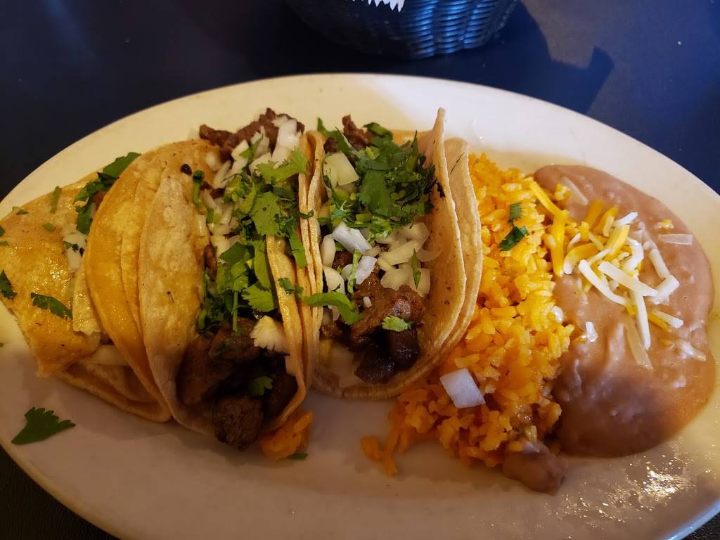 Cinco De Mayo Fiesta | restaurant | 8412 W Morgan Ave, Milwaukee, WI 53228, USA | 4145434939 OR +1 414-543-4939