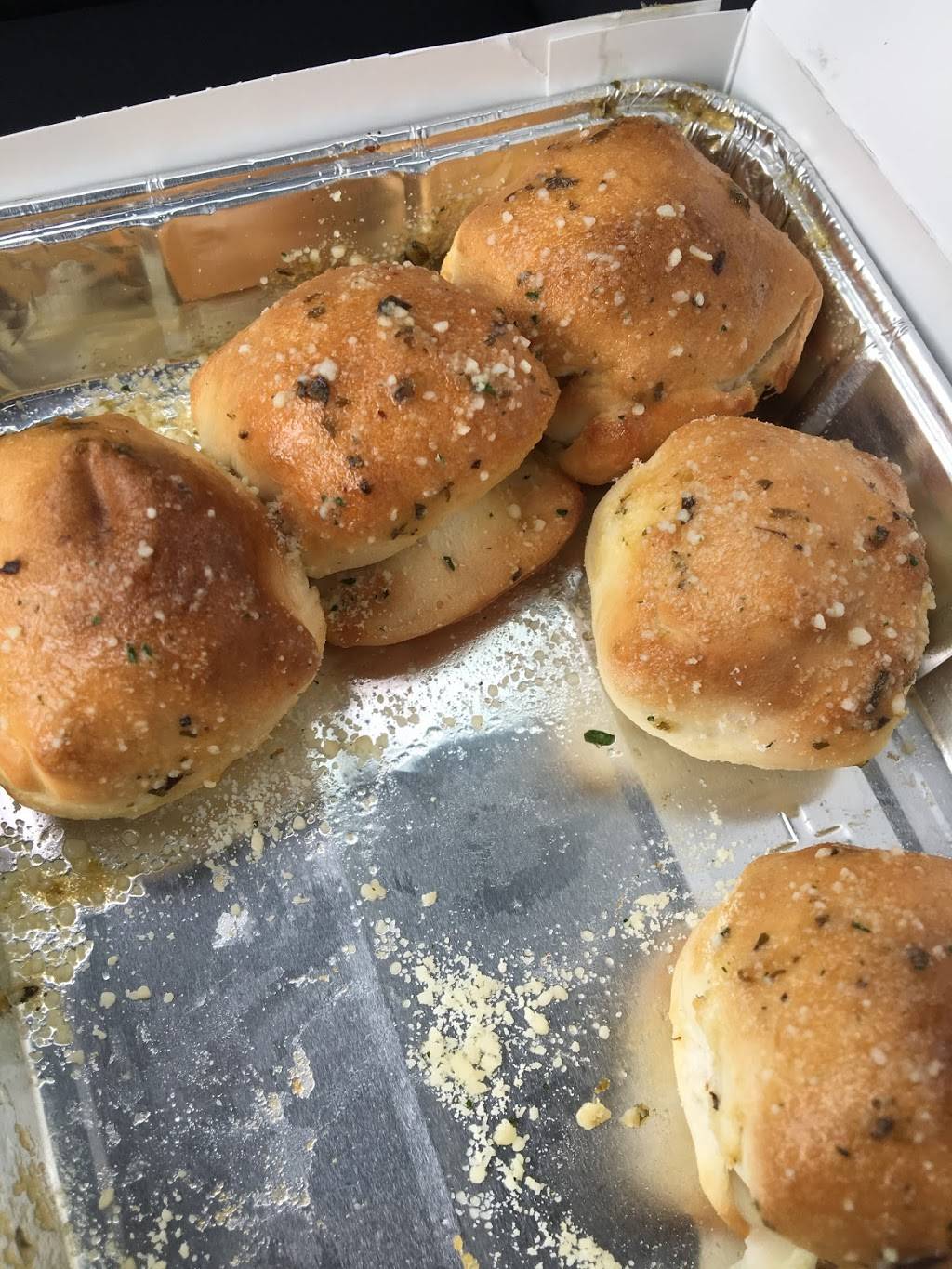 Pizza Hut | restaurant | 299 Muddy Branch Rd, Gaithersburg, MD 20878, USA | 3019900202 OR +1 301-990-0202