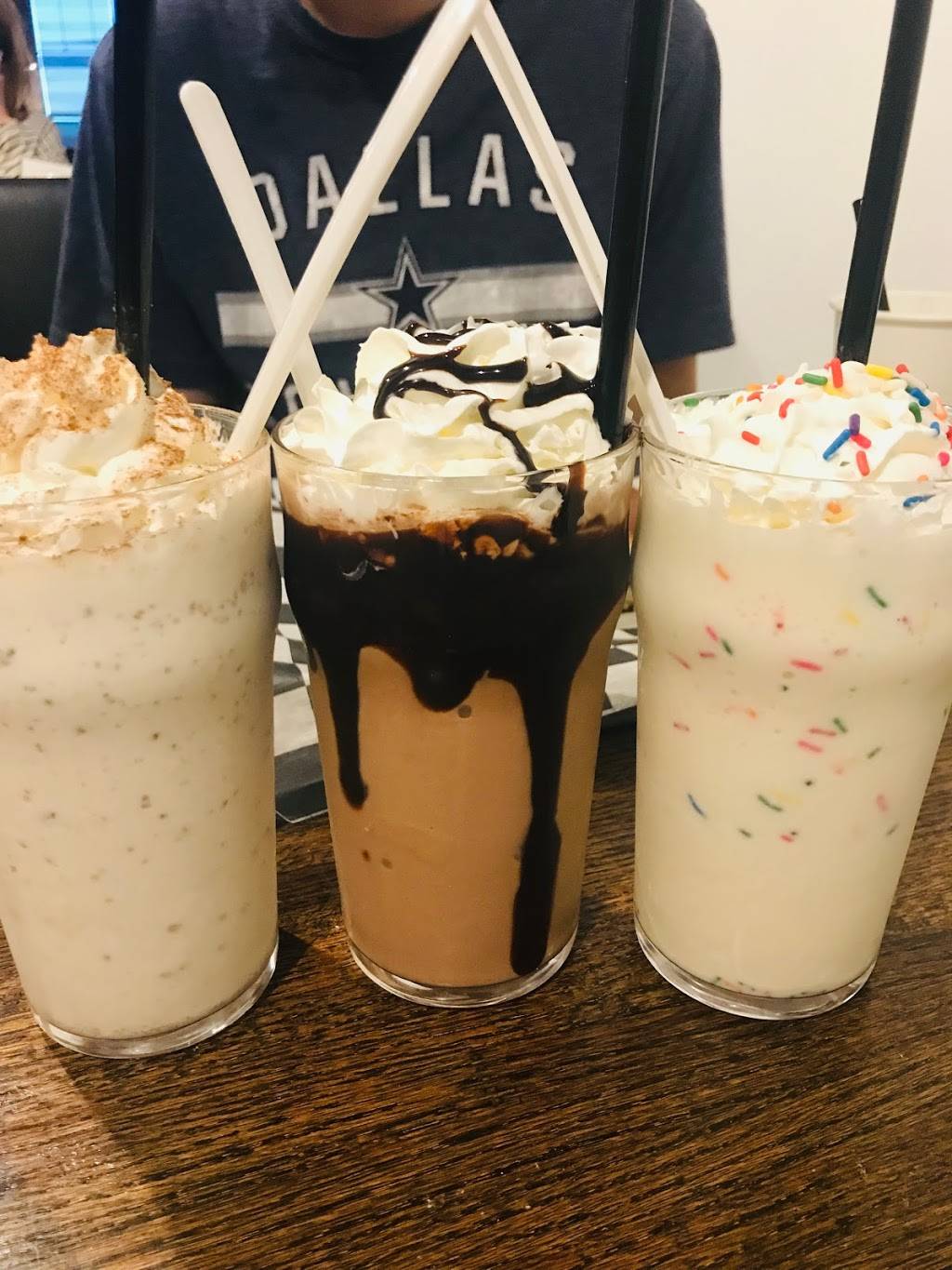 Honest Abes Burgers & Freedom | restaurant | 126 N 14th St, Lincoln, NE 68508, USA | 4022614904 OR +1 402-261-4904