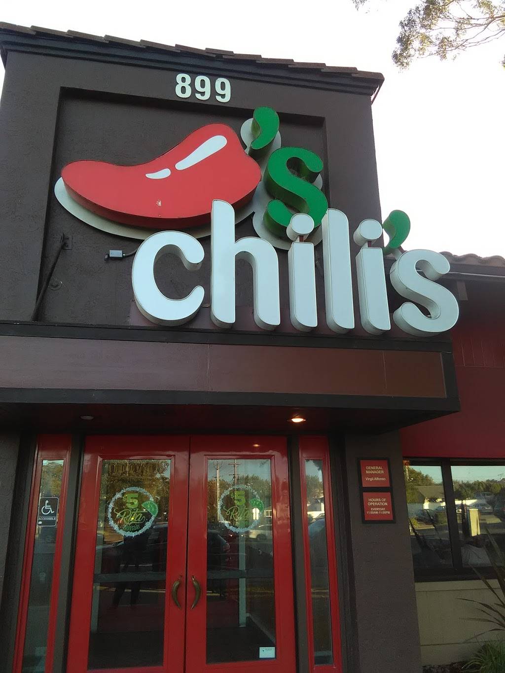 Chilis Grill & Bar | meal takeaway | 899 El Camino Real, San Bruno, CA 94066, USA | 6509522692 OR +1 650-952-2692