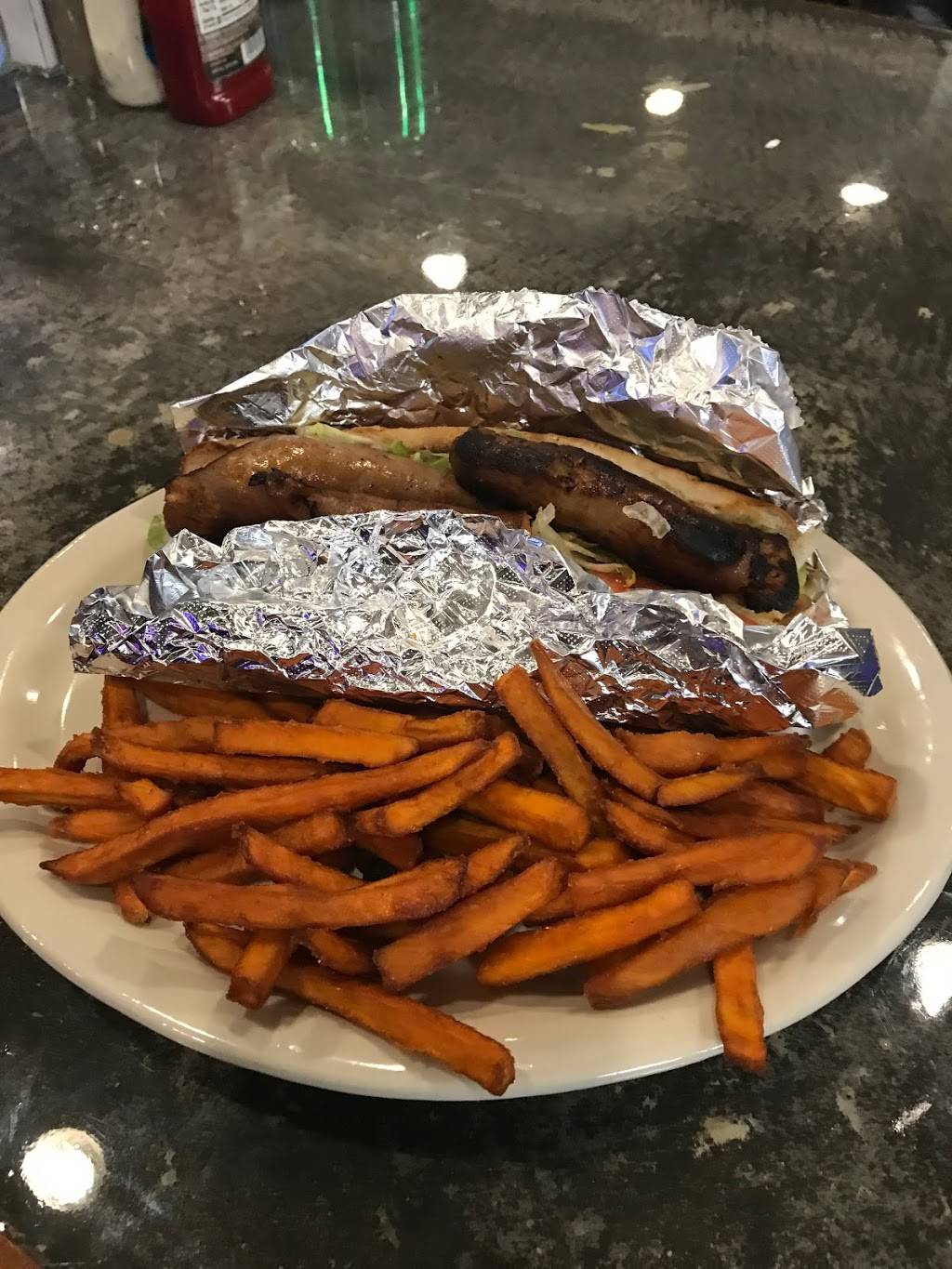 Famous K & C Restaurant & Bar | restaurant | 6031 Siegen Ln, Baton Rouge, LA 70809, USA | 2256158163 OR +1 225-615-8163