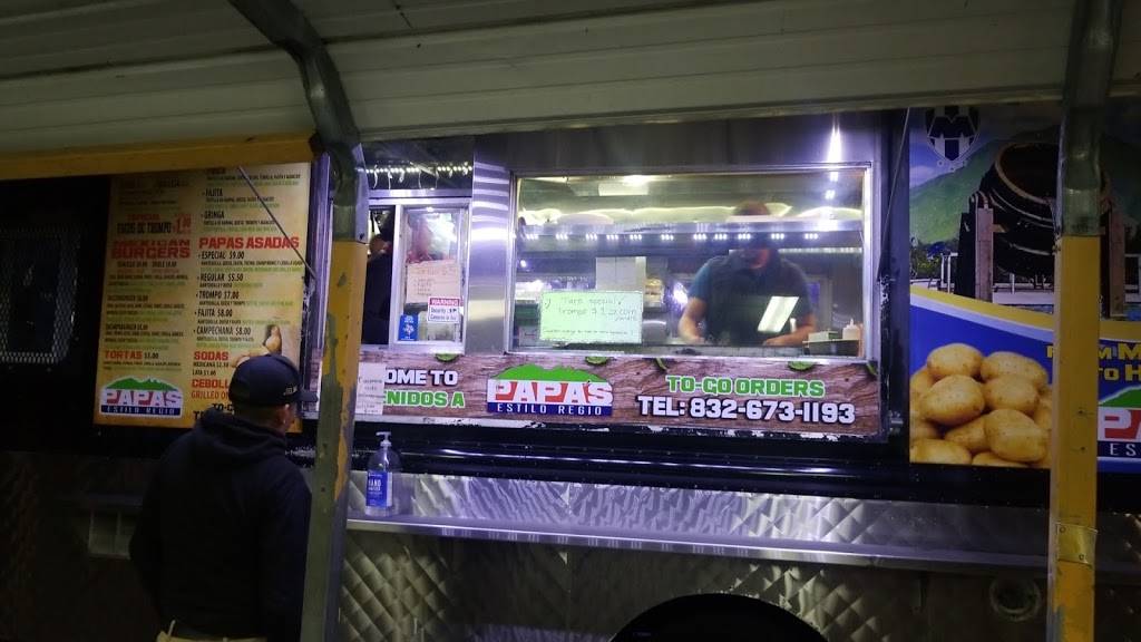 Papas Estilo Regio | restaurant | T C Jester Blvd, Houston, TX 77038, USA | 8326731193 OR +1 832-673-1193