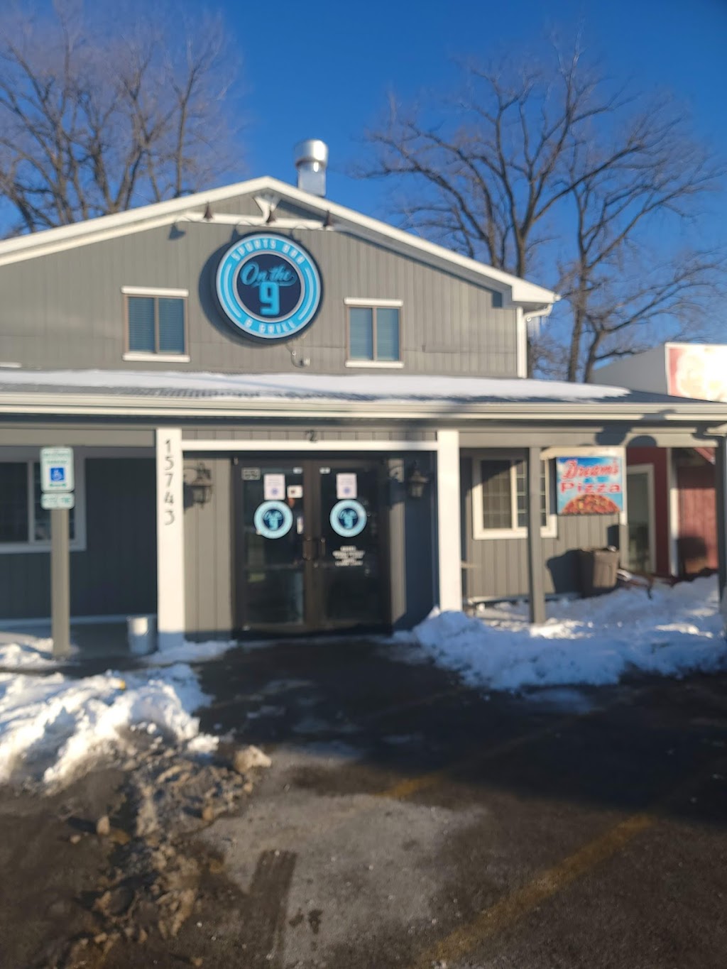 DREAMS PIZZA ON THE 9 | restaurant | 15743 Crawford Ave, Markham, IL 60428, USA | 7089860700 OR +1 708-986-0700