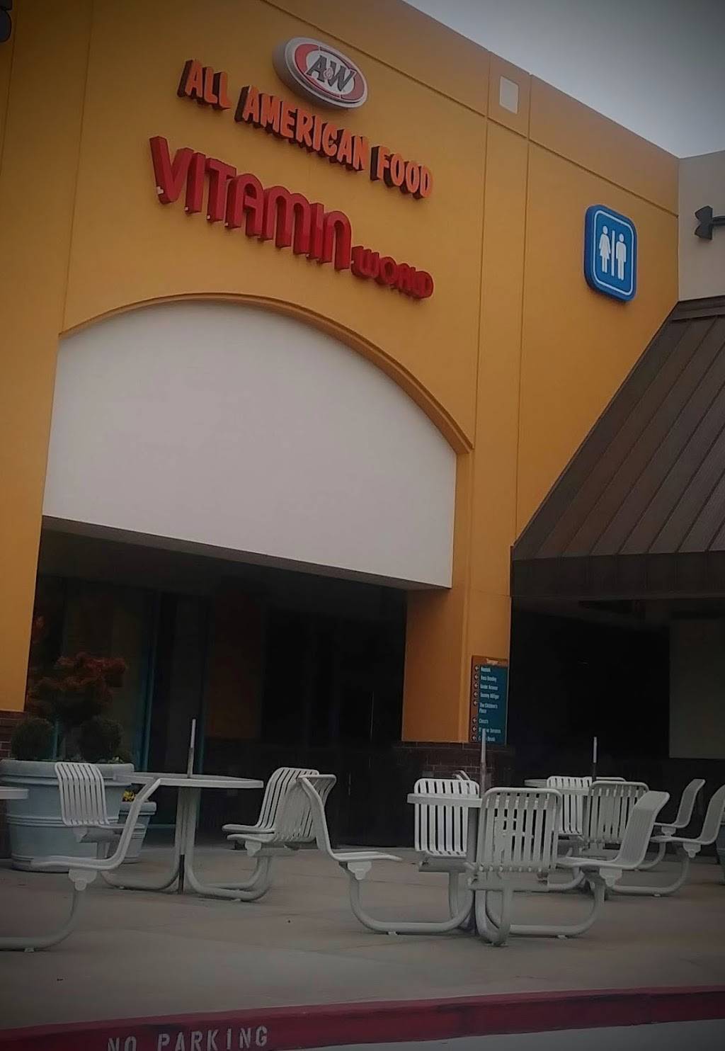 A&W Restaurant | restaurant | 300 Tanger Blvd #218, Branson, MO 65616, USA | 4173377112 OR +1 417-337-7112