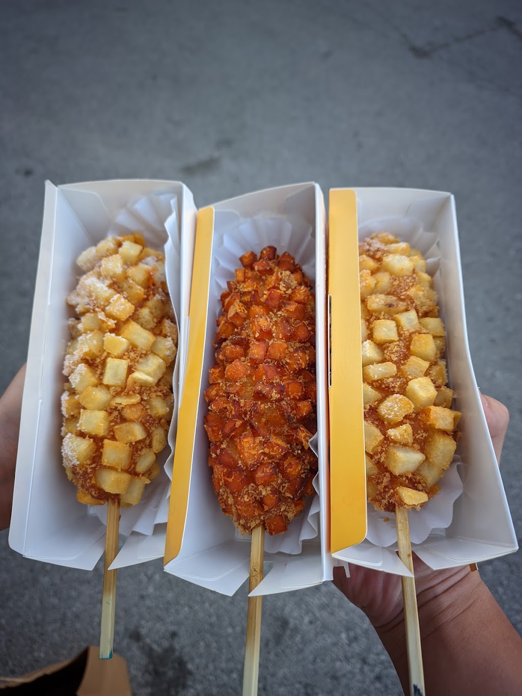 Kong Dog | restaurant | 2026 S Clark St Unit F, Chicago, IL 60616, USA | 3122919978 OR +1 312-291-9978