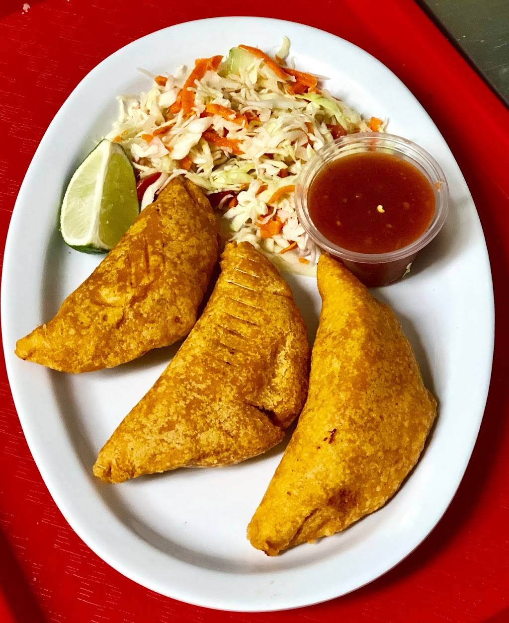 Flores Pupuseria | restaurant | 4125 E Belknap St #123, Haltom City, TX 76111, USA | 6823859499 OR +1 682-385-9499