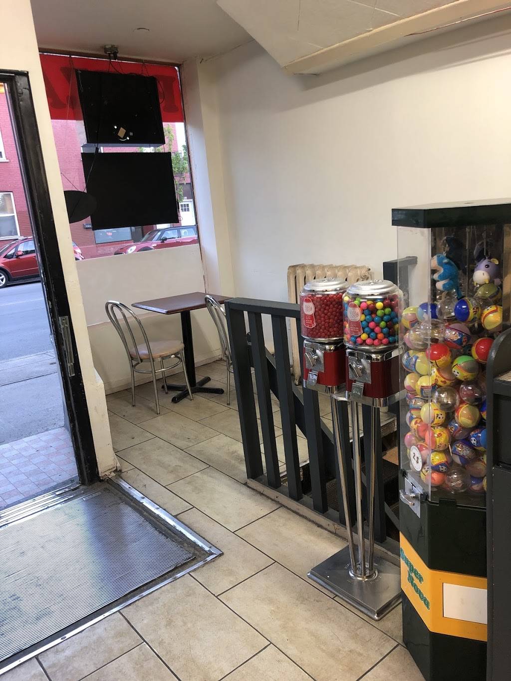 Pizza Jerny | restaurant | 4309 Rue Sainte-Catherine E, Montréal, QC H1V 1Y1, Canada | 5142511515 OR +1 514-251-1515