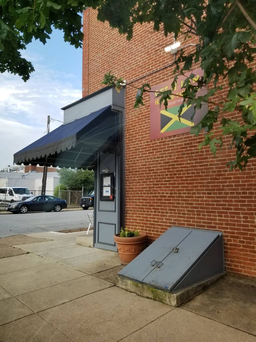 Get It Inn Island Cuisine | restaurant | 5205, 1401 E Clement St, Baltimore, MD 21230, USA | 4106468364 OR +1 410-646-8364