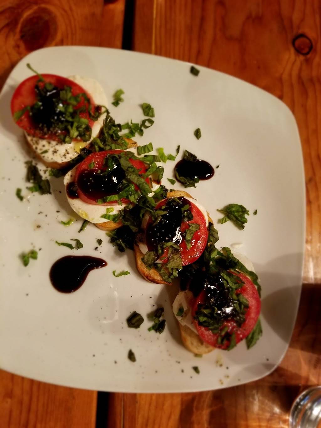 Red Fox Winery & Vineyards | restaurant | 1422 NW 800 Rd, Urich, MO 64788, USA | 8169188161 OR +1 816-918-8161