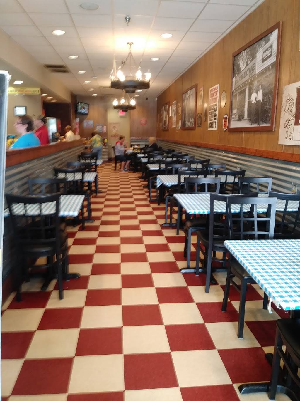 Dickeys Barbecue Pit | restaurant | 1636 Hendersonville Rd, Asheville, NC 28803, USA | 8282775221 OR +1 828-277-5221