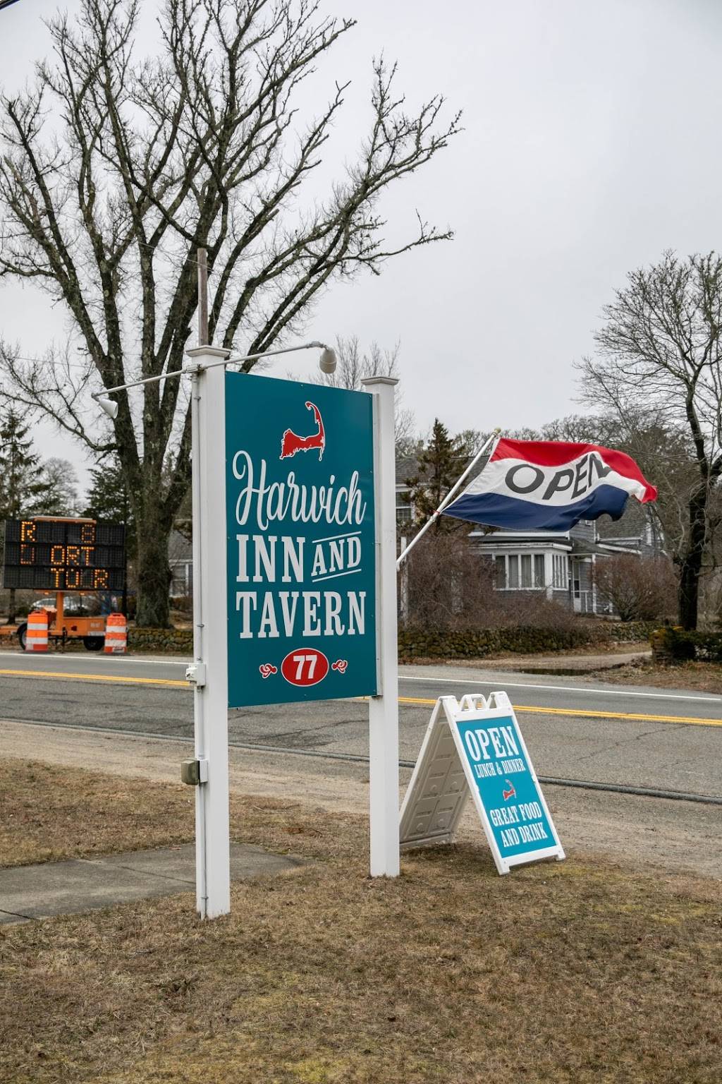 Harwich Tavern | restaurant | 77 MA-28 W, West Harwich, MA 02671, USA | 7742370316 OR +1 774-237-0316