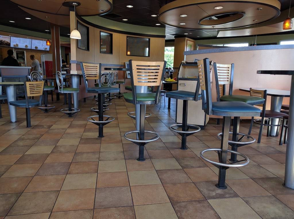 McDonalds | cafe | 1116 N Broadway Ave, Rochester, MN 55906, USA | 5072884454 OR +1 507-288-4454