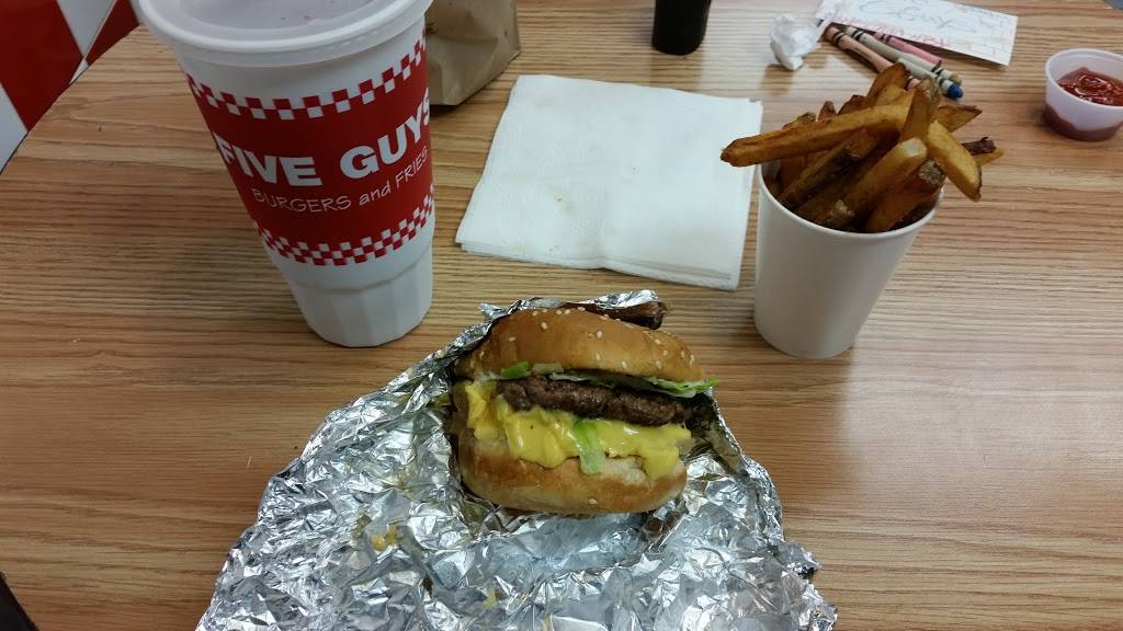 Five Guys | meal takeaway | 254-55 Horace Harding Expy, Little Neck, NY 11362, USA | 7186312100 OR +1 718-631-2100